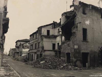 Rimini, via Gambalunga angolo via Angherà, 1944 (Foto Moretti Film, Album Maioli, 1943-1944)