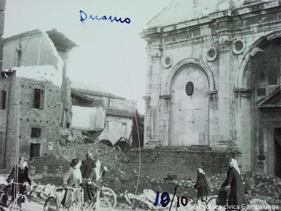 Rimini, Tempio Malatestiano, 1944 (Foto Moretti Film, album dei provini)